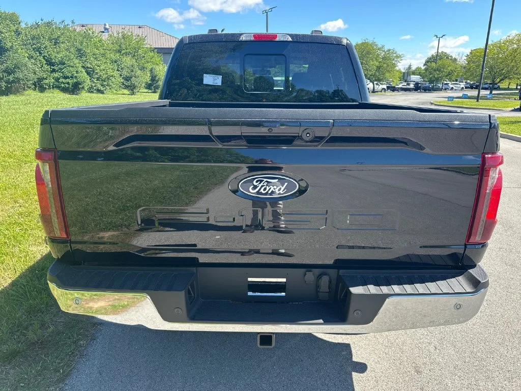 New 2026 Black Ford XLT image 6