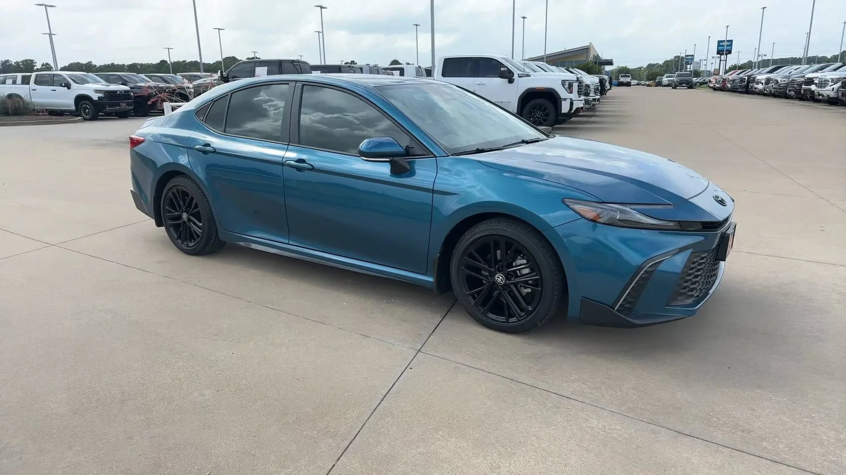 Used 2026 Ocean Toyota SE image 3