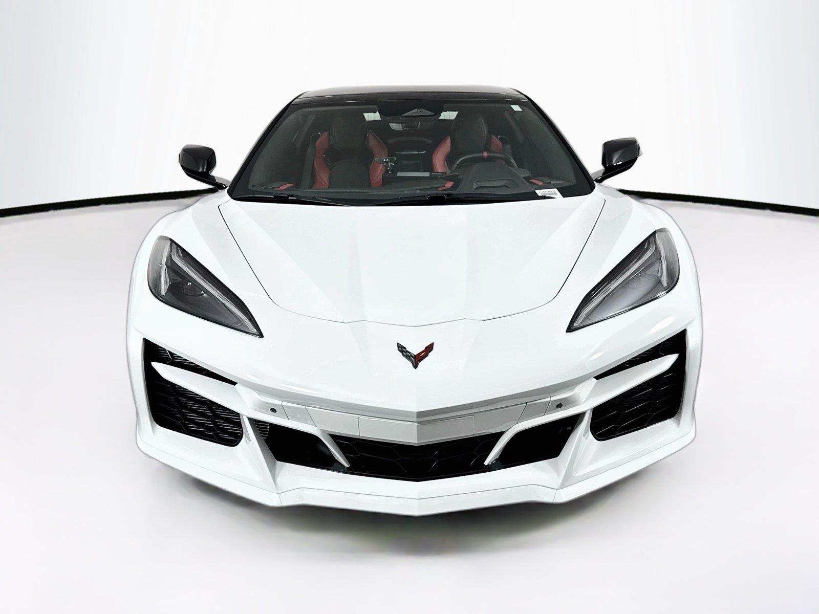 Used 2025 Arctic White Chevrolet 2LZ image 9