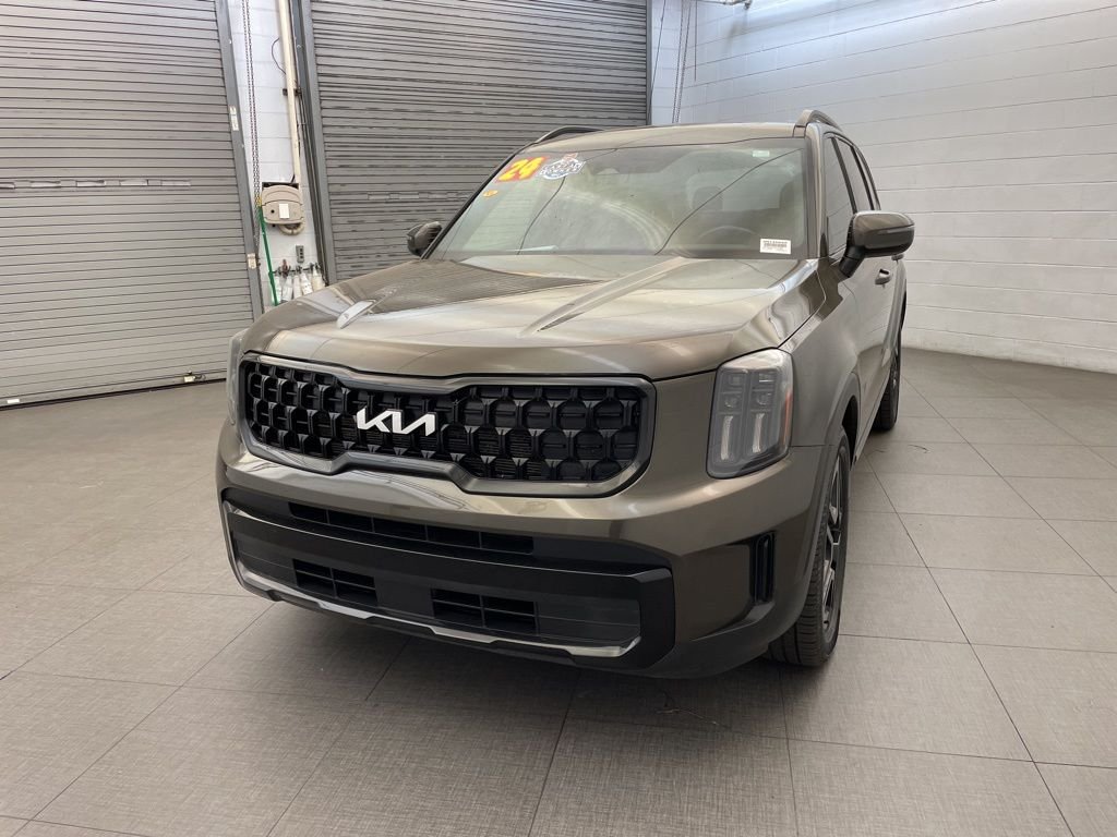 Used 2024 Green Kia EX X-Line image 3