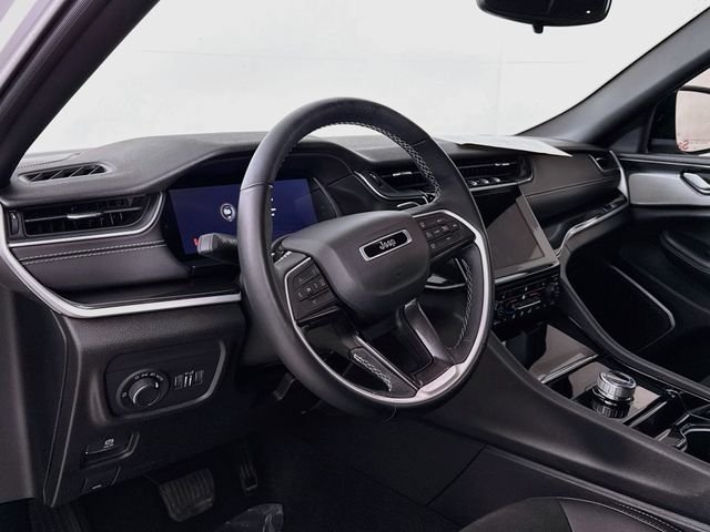 Used 2022 Bright White Clearcoat Jeep Altitude image 9