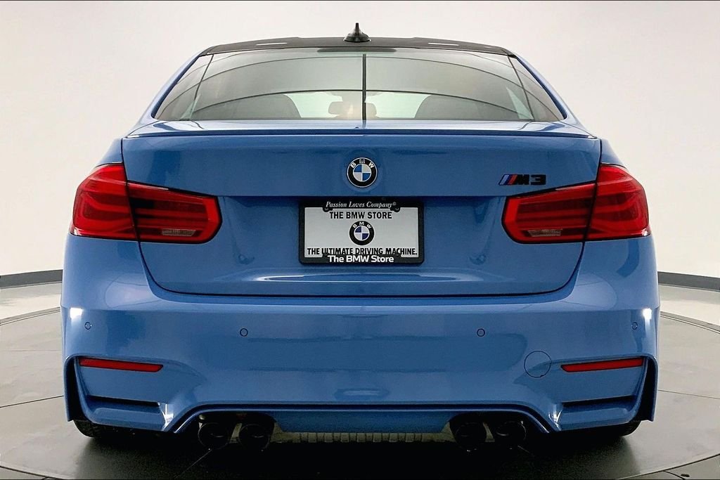Used 2018 Yas Marina Blue Metallic BMW  image 3