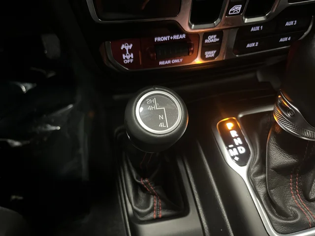Used 2021 Crystal Metallic Jeep Unlimited Rubicon image 22