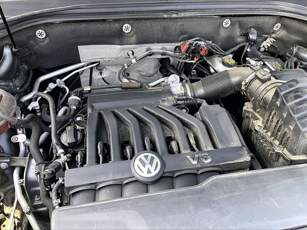 Used 2020 Gray Volkswagen 3.6L V6 SE image 29