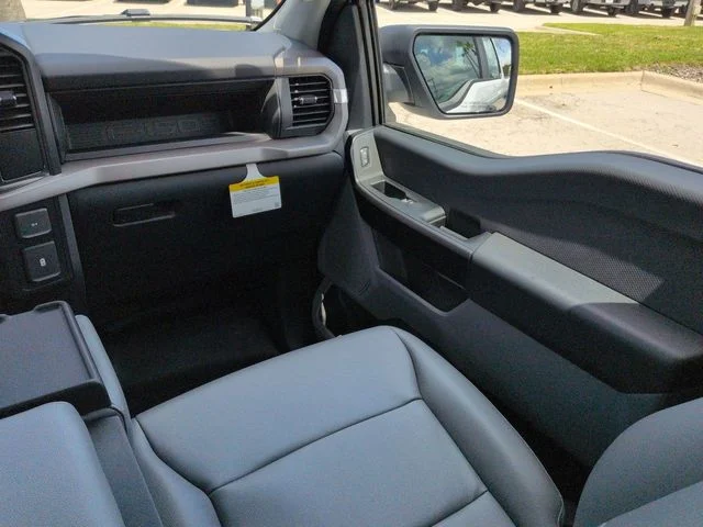 New 2026 Oxford White Ford XL image 17