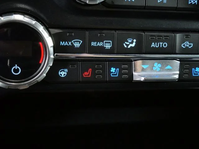 Used 2021 White Ford Lariat image 26