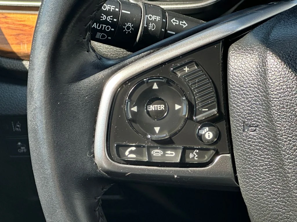 Used 2018 Silver Honda Touring image 20