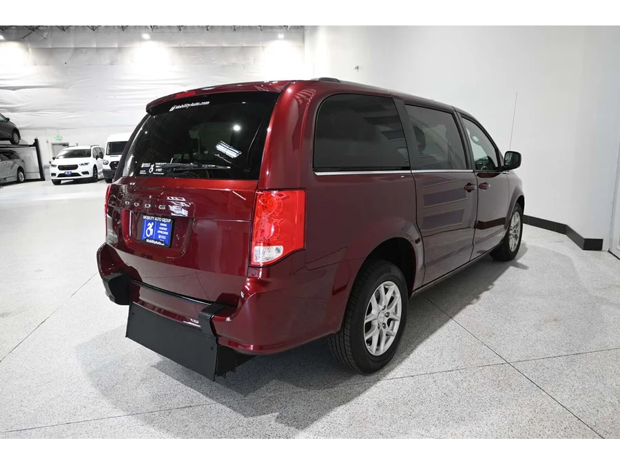 Used 2020 RED Dodge SXT Mobility Handicap Van image 6