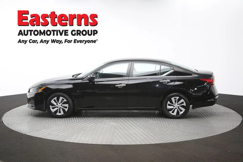 Used 2023 Black Nissan 2.5 S image 59