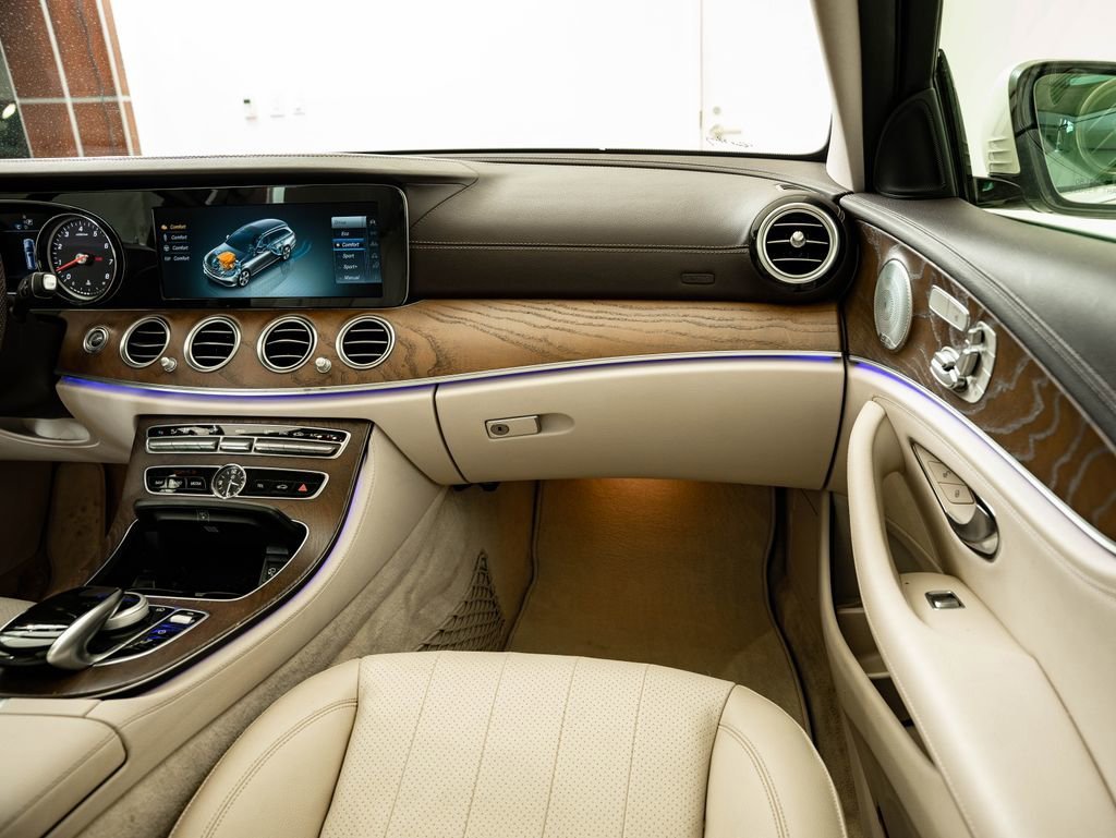 Used 2018 White Mercedes-Benz E 400 Wagon image 48