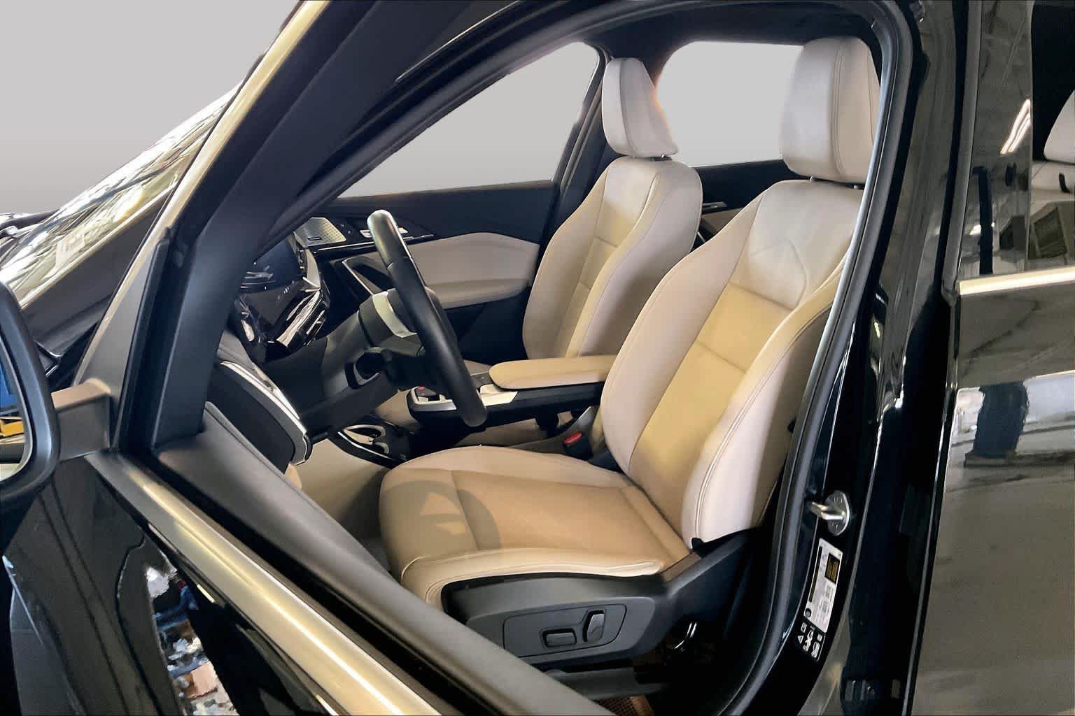 New 2025 Black Sapphire Metallic BMW xDrive28i image 7