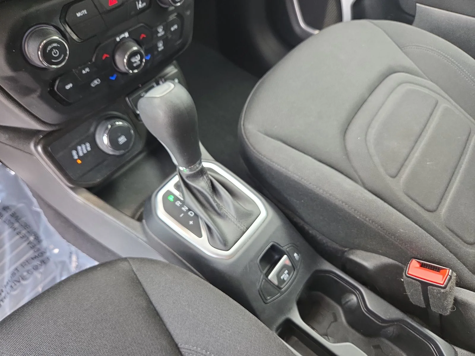 Used 2021 Bikini Metallic Clearcoat Jeep Latitude image 25
