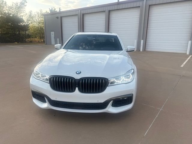 Used 2019 White BMW 750i image 2