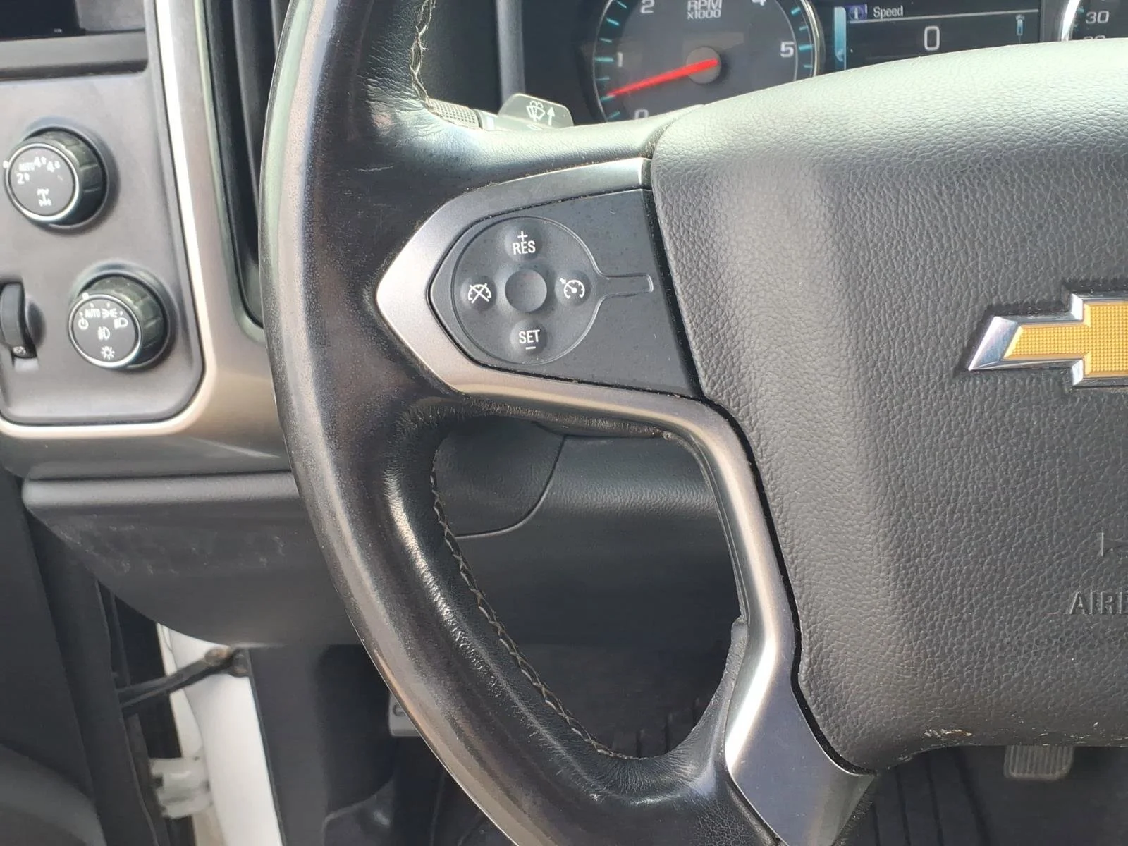 Used 2018 Summit White Chevrolet LT image 15