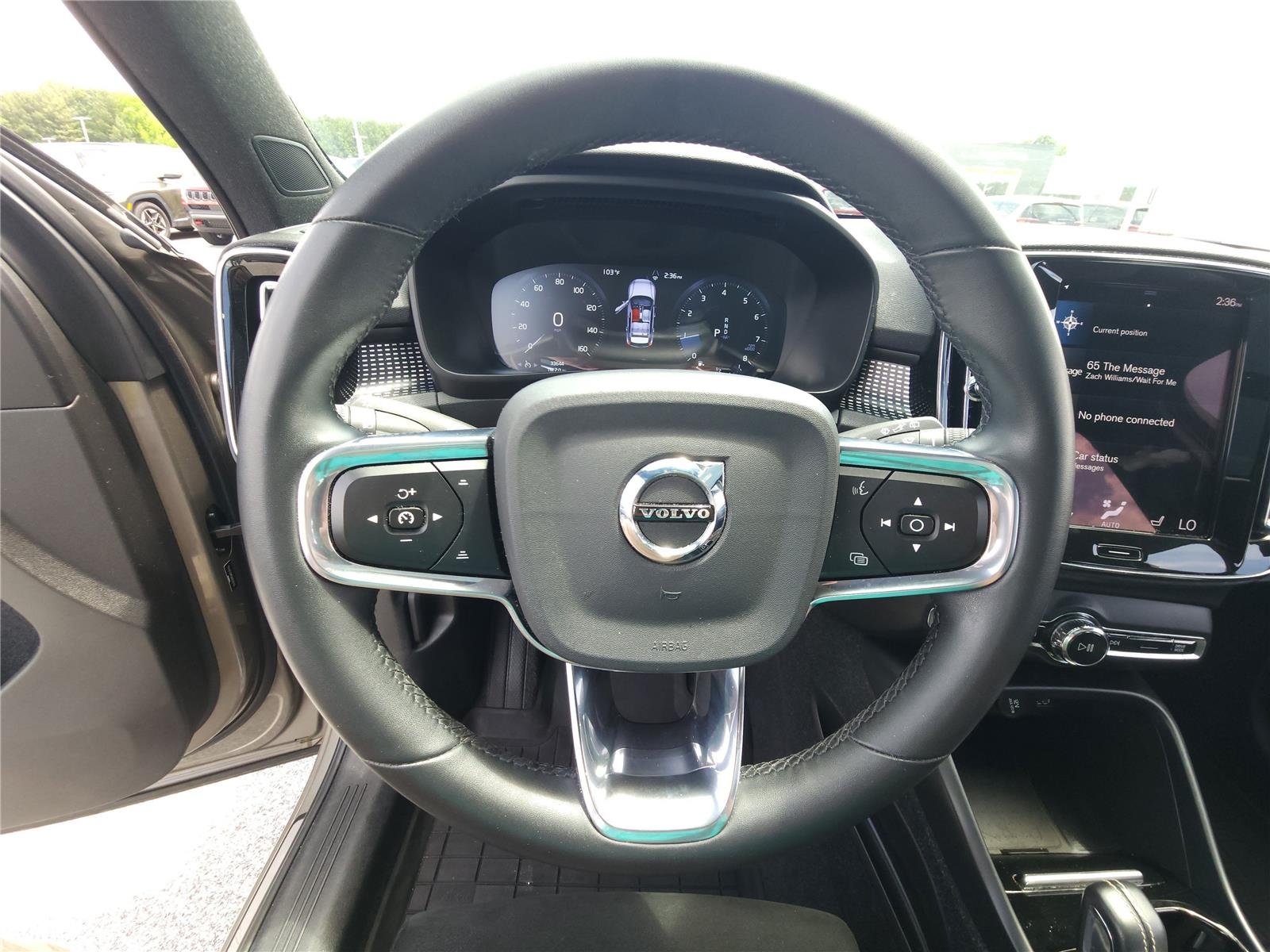 Used 2022 Pebble Grey Metallic Volvo R-Design image 11