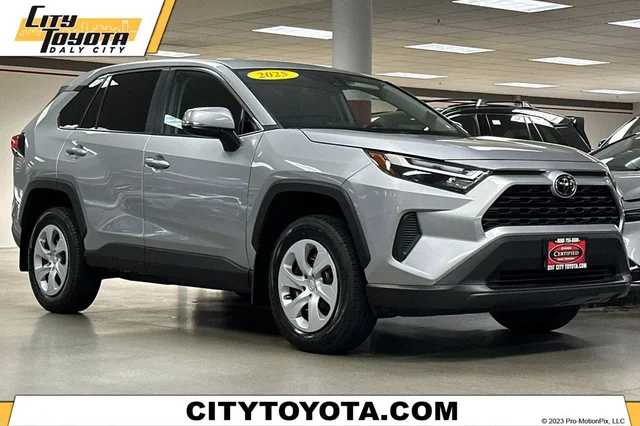 2025 Toyota RAV4 LE