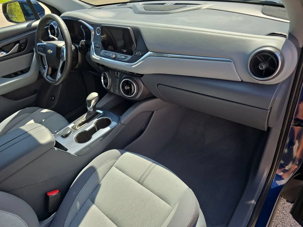 Used 2022 BLUE GLOW METALLIC Chevrolet LT image 30