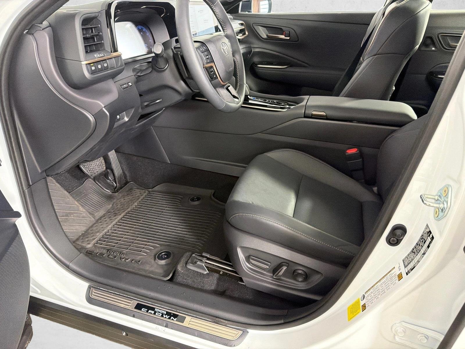 Used 2026 Oxygen Toyota Limited image 10