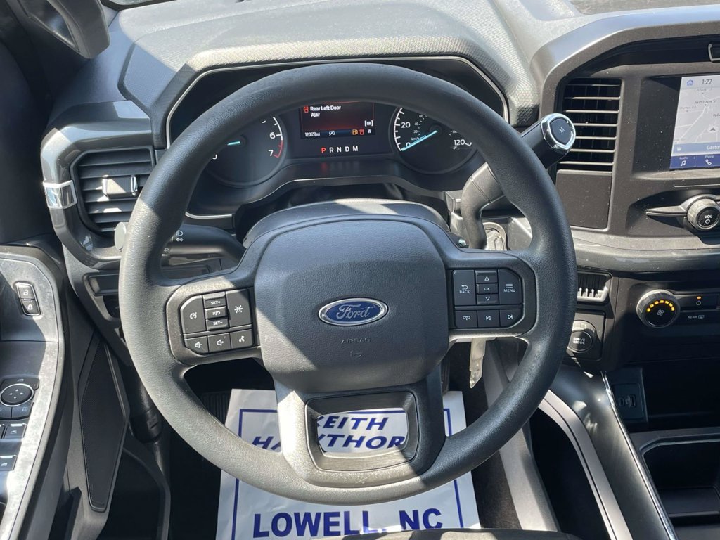 Used 2021  Ford XL image 12
