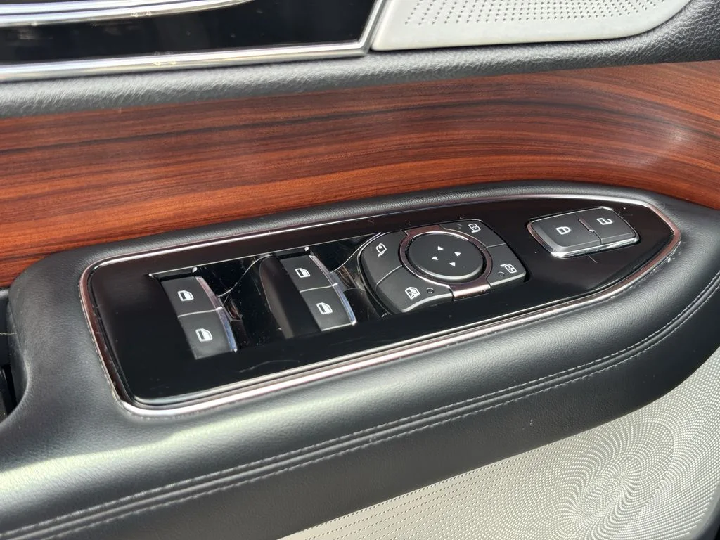 Used 2020 Black Lincoln Reserve image 13