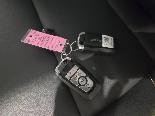 New 2026 Avalanche Gray Ford Badlands® image 30