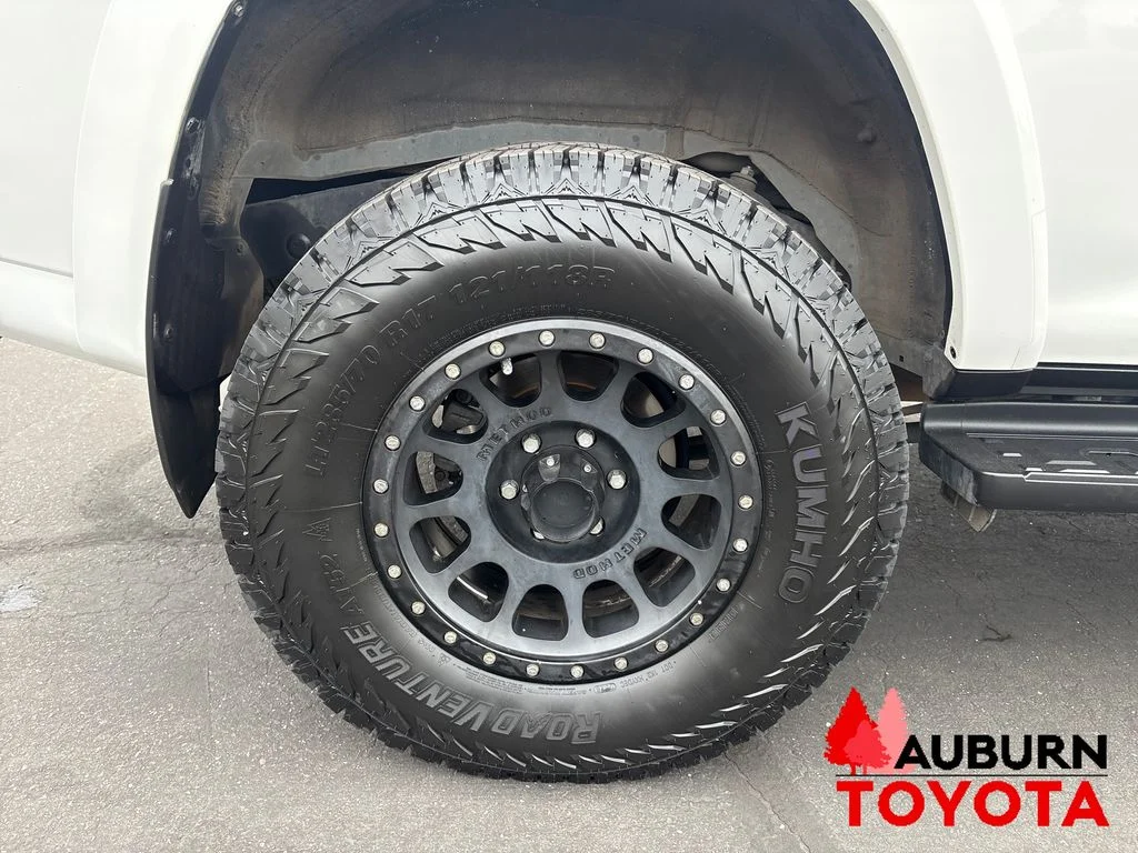 Used 2019 Ice Cap Toyota SR5 Premium image 12
