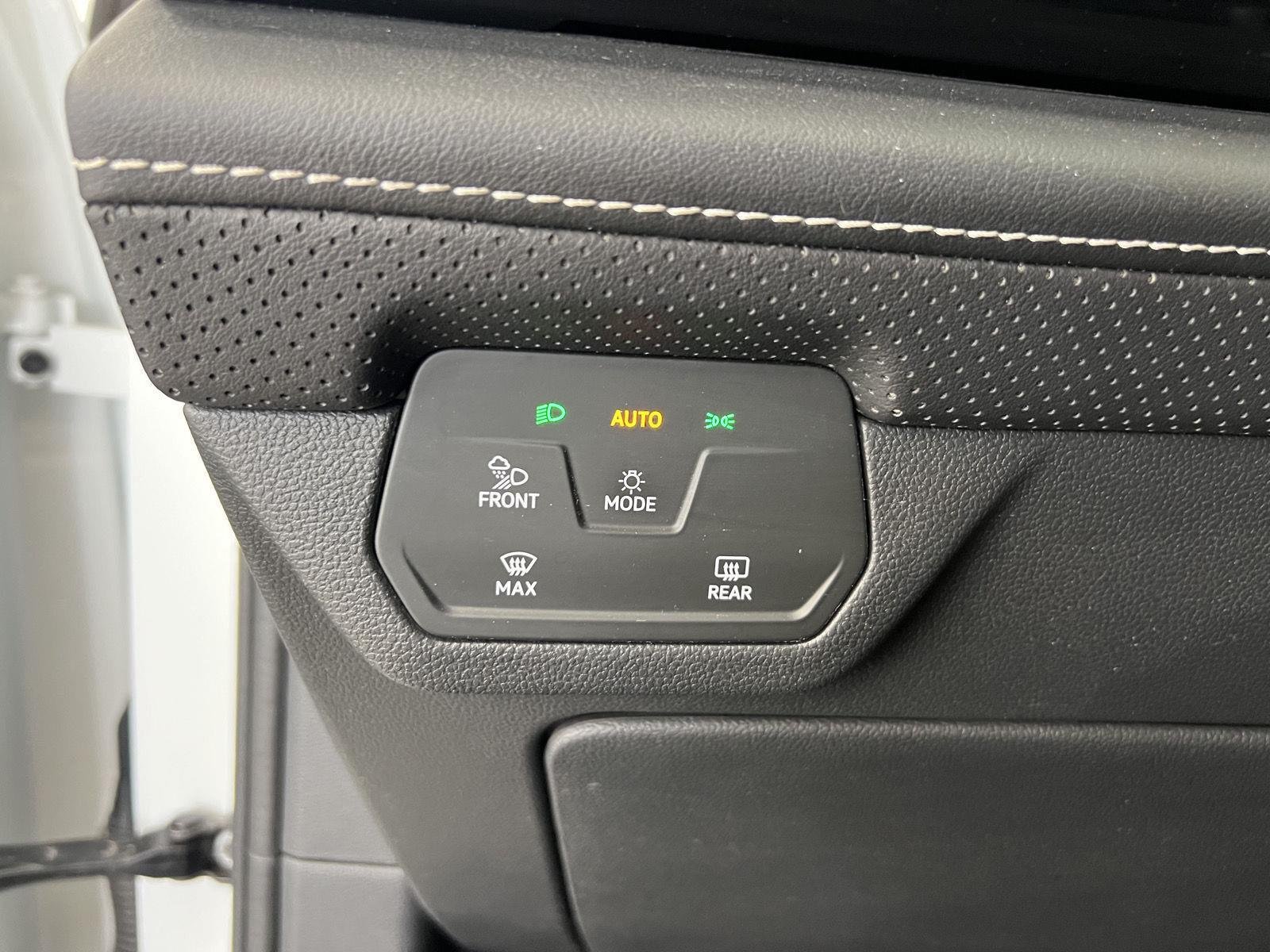 2024 Volkswagen Atlas SE w/Tech - Photo 14