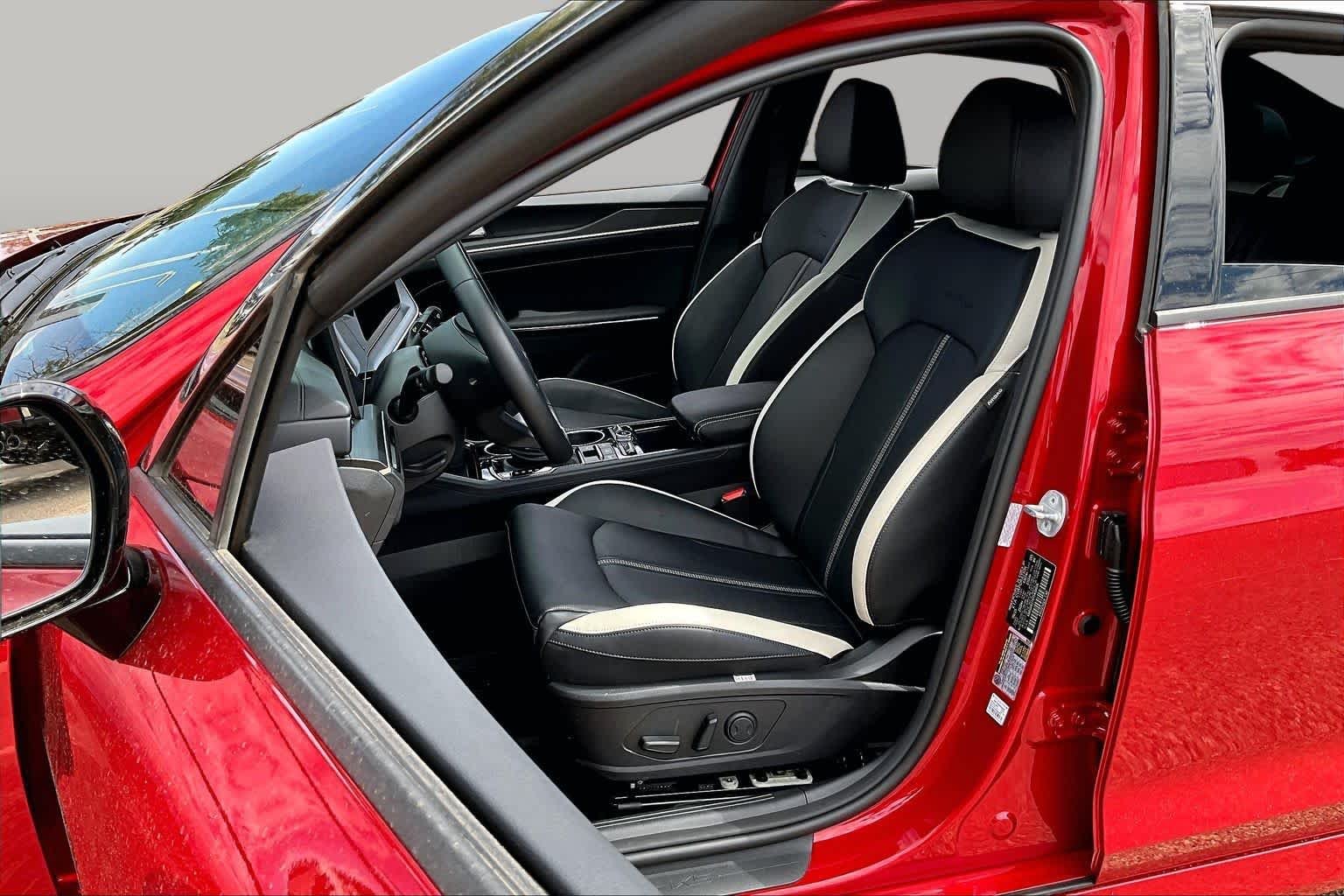 2026 Kia K5 GT-Line - Photo 8