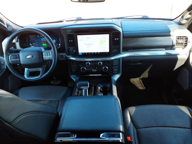 Certified Used 2025  Ford Lariat image 21