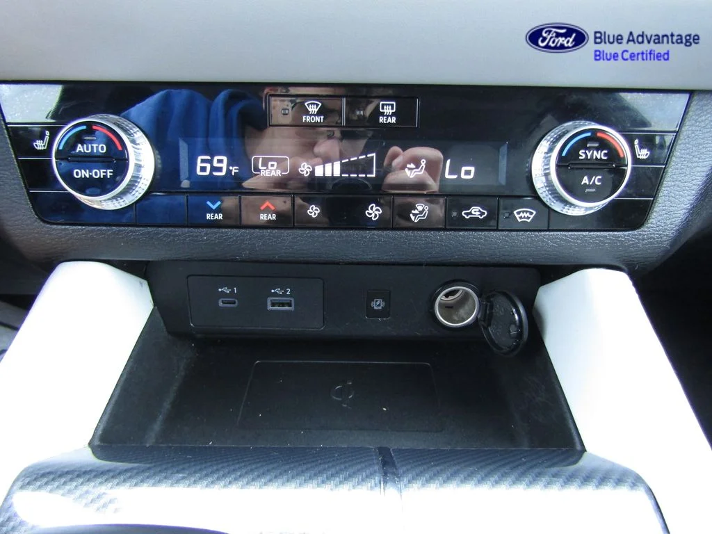 Certified Used 2024 Labrador Black Pearl Mitsubishi SEL image 33