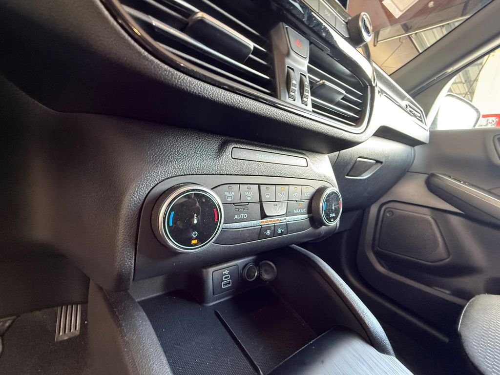 Used 2025 Gray Ford ST-Line image 23