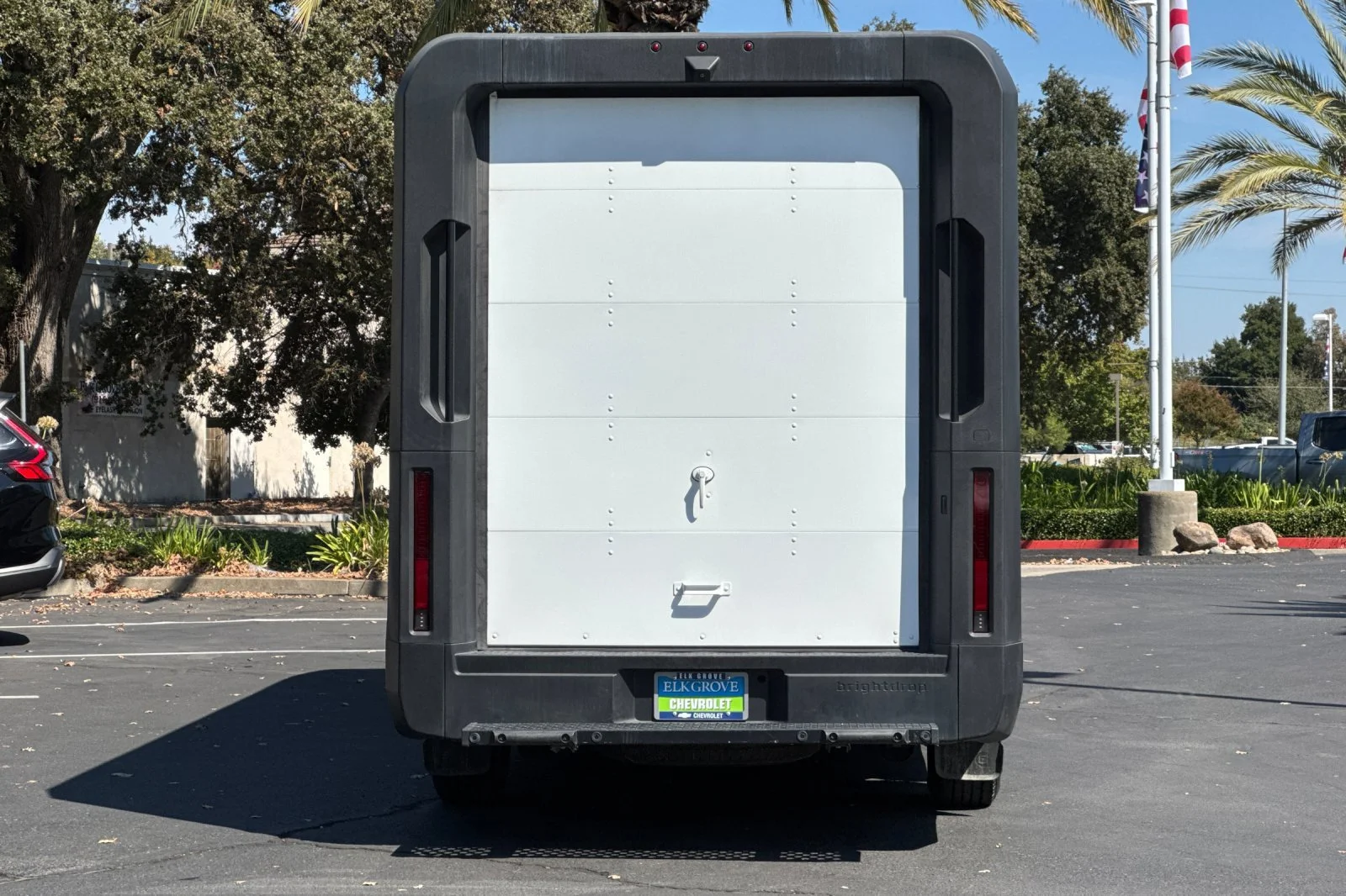 Used 2023 Oyster White BrightDrop EJY image 4