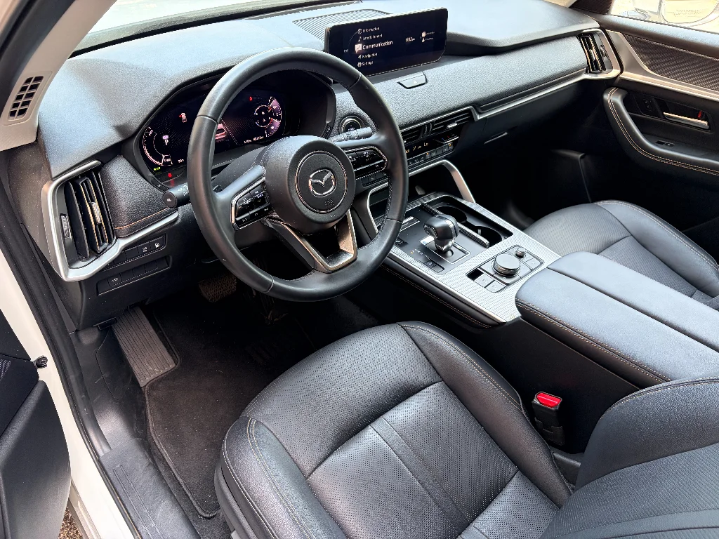 Used 2024 Rhodium White Premium Mazda Preferred image 11
