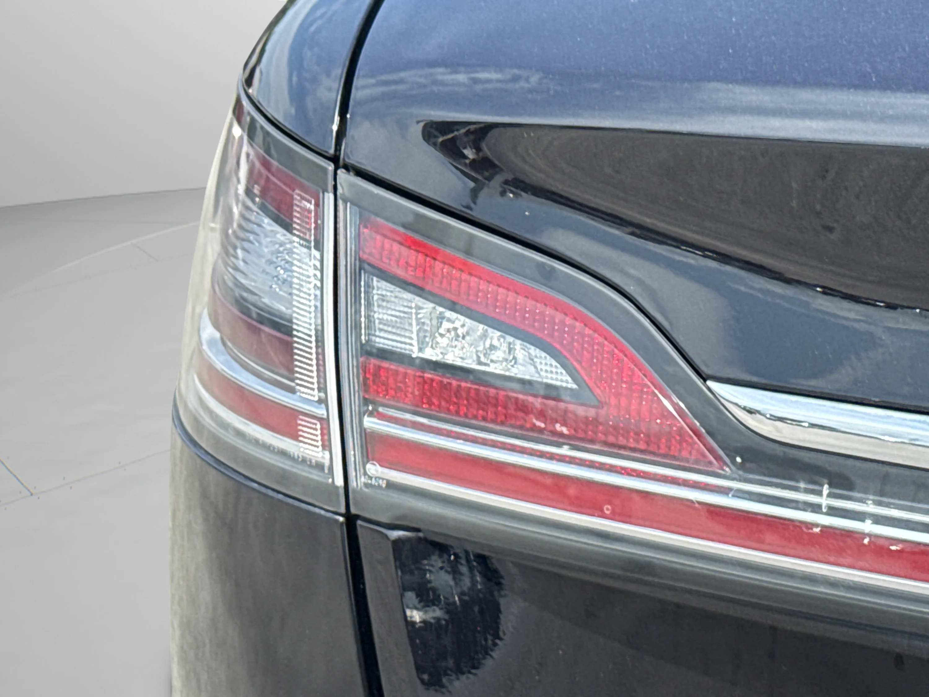 Used 2023 Infinite Black Metallic Clearcoat Lincoln Reserve image 45