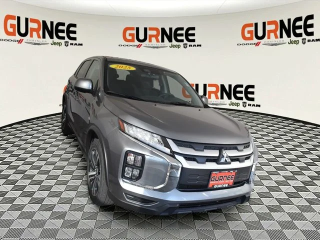 Used 2025 Gray Mitsubishi 2.0 ES image 9