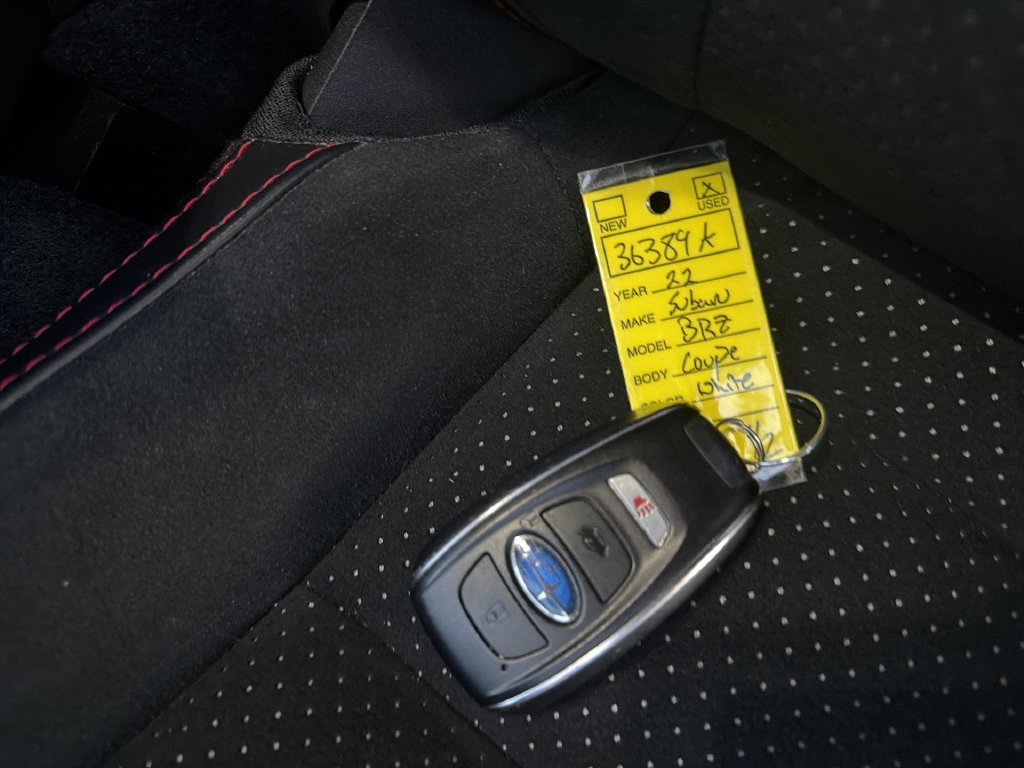 Used 2022 White Subaru Limited image 29