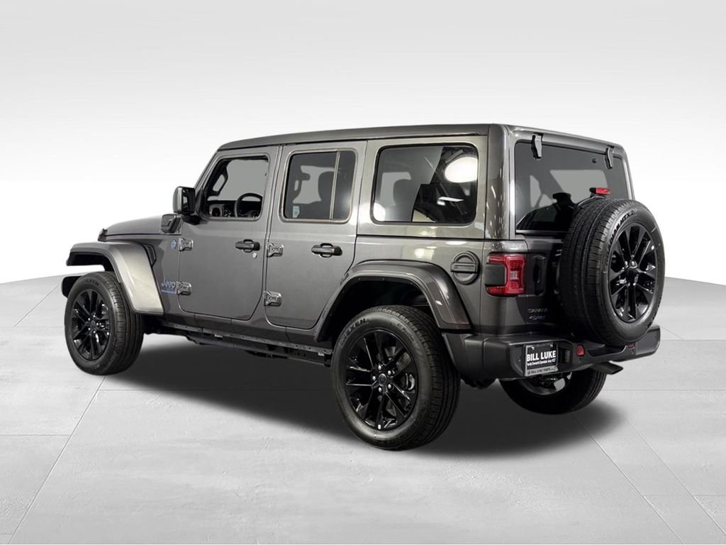 Used 2025 Crystal Metallic Jeep Sahara 4xe image 8