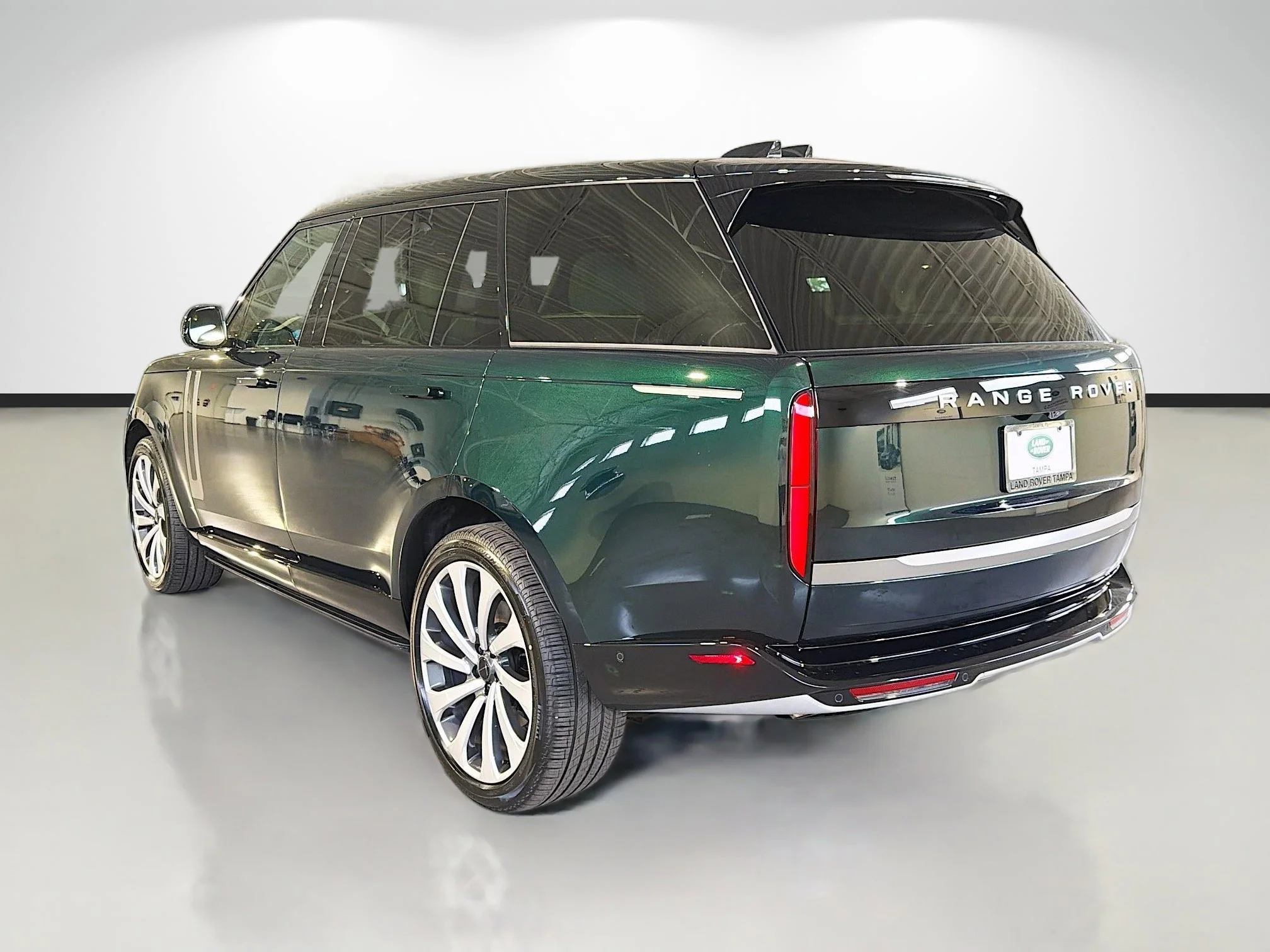 New 2026 British Racing Green LAND ROVER SE LWB 7-Seats / V8 image 3