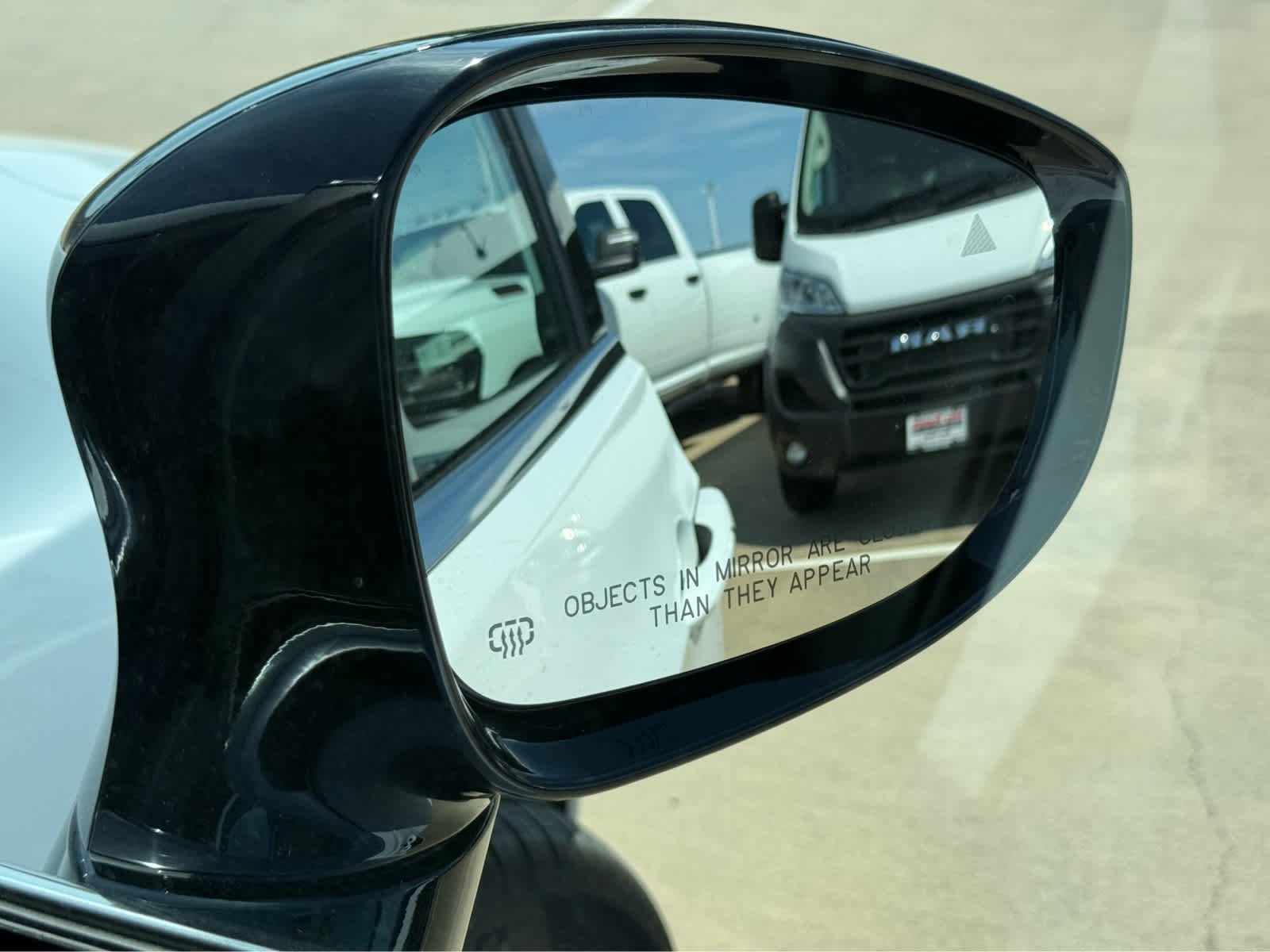 New 2027 Bright White Clearcoat Chrysler Select image 15