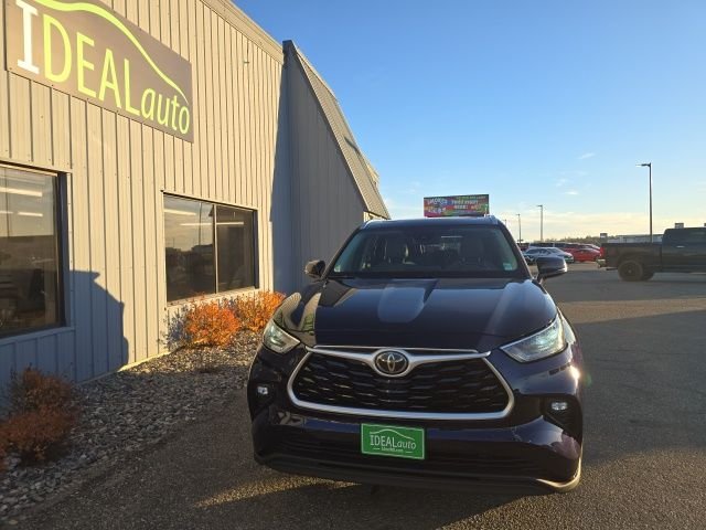 2020 Toyota Highlander XLE photo 2