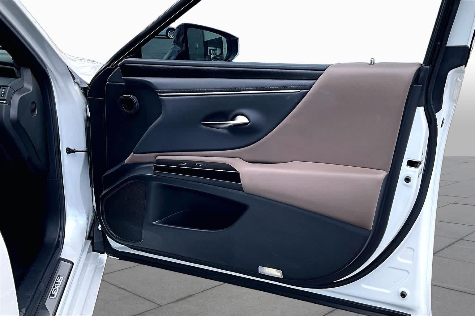 Certified Used 2025 Eminent White Pearl Lexus  image 23