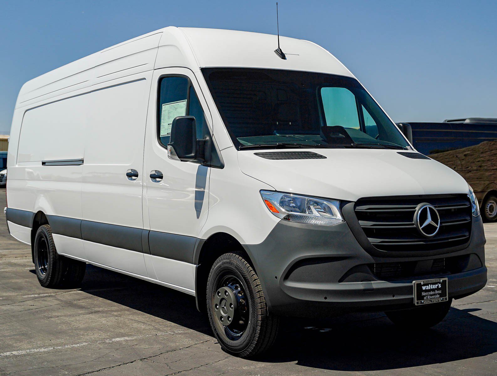 New 2026 Arctic White Mercedes-Benz 4500 High Roof I4 Diesel HO 170 Extended RWD image 3