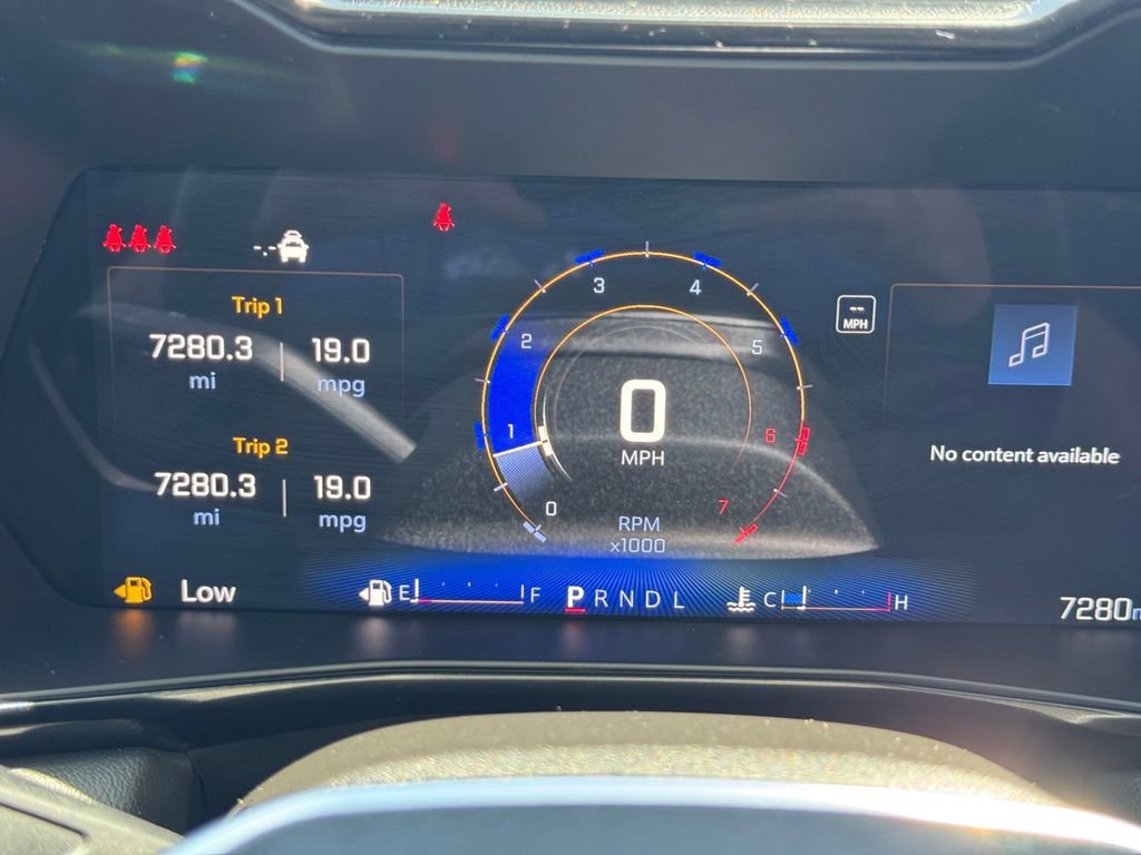 New 2025 Summit White Chevrolet WT/LT image 27
