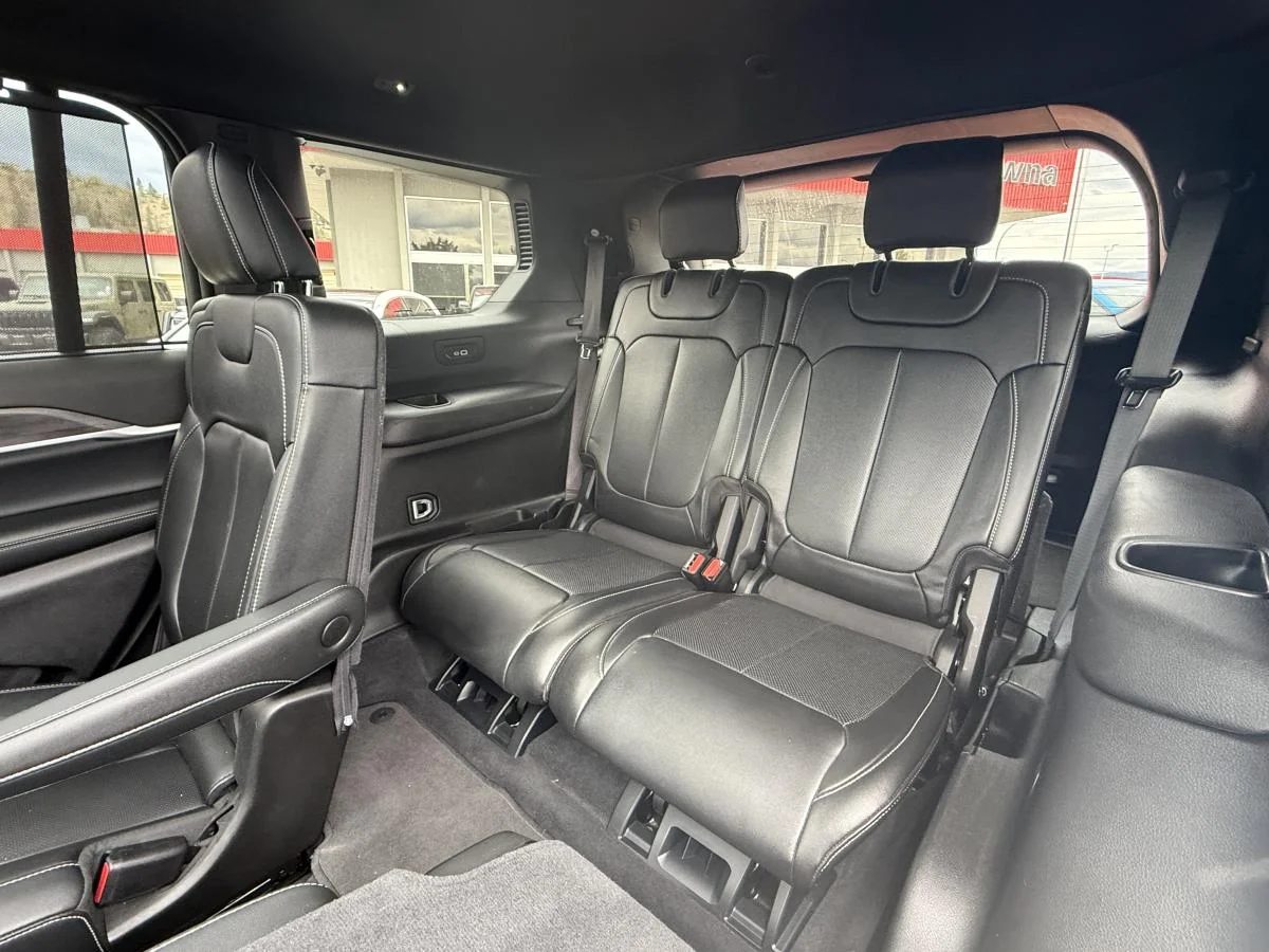 Used 2024 White Jeep Limited image 21