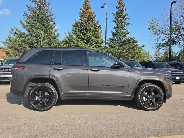 Used 2024 Gray Jeep Limited image 7