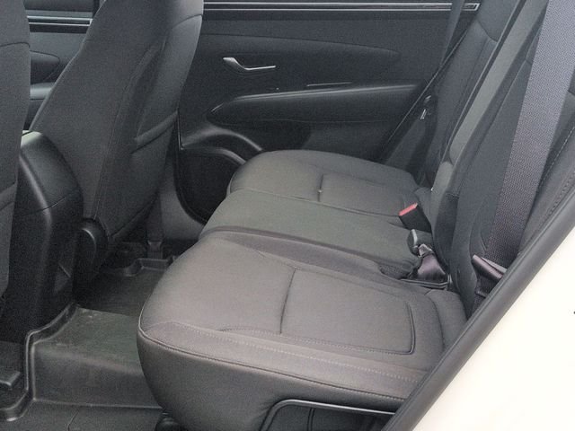 Used 2023 White Hyundai SE image 20