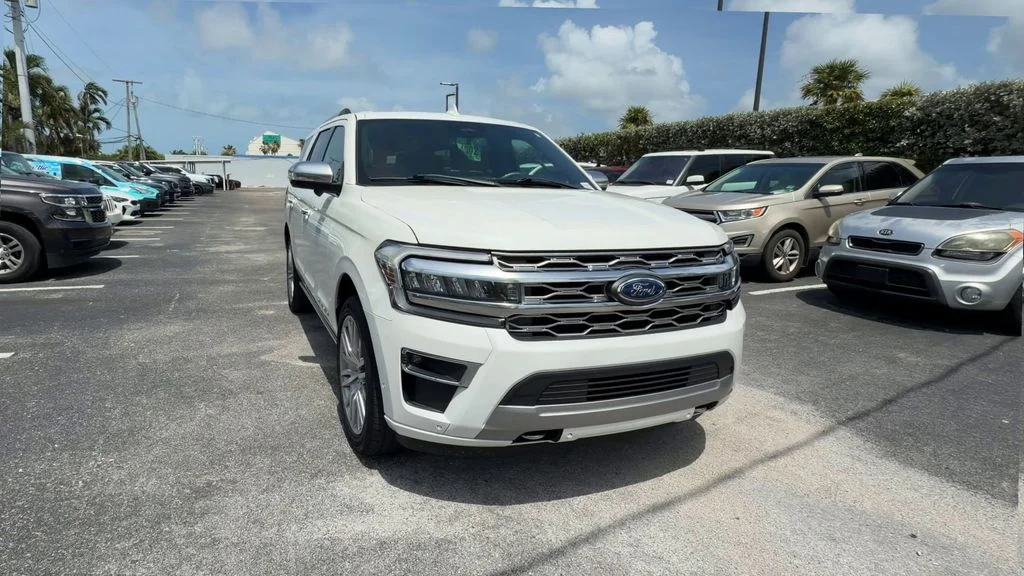 Used 2024 White Ford Platinum image 3
