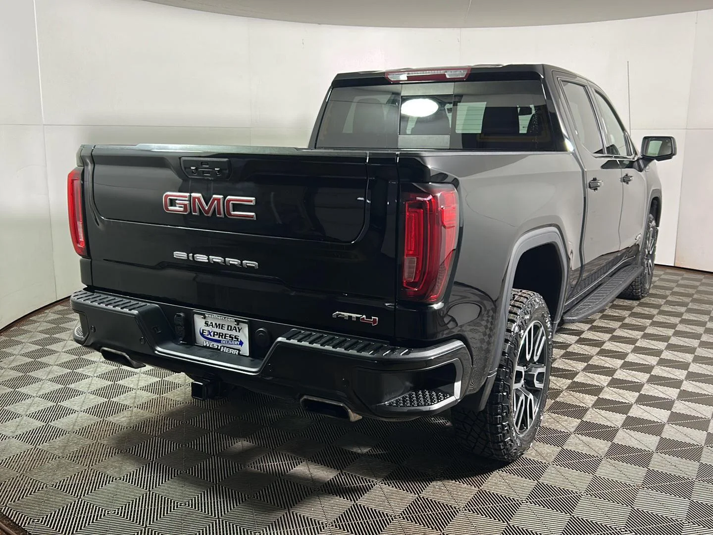 Used 2022 Onyx Black GMC AT4 image 7