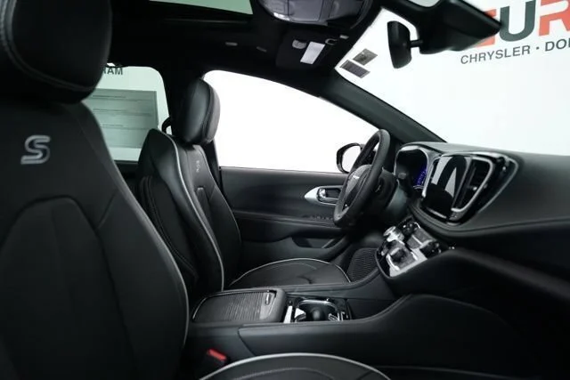 2026 Chrysler Pacifica Limited - Photo 35