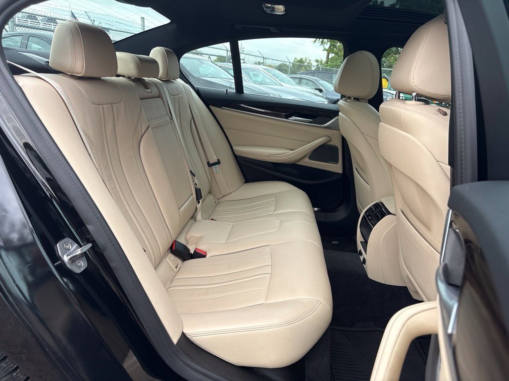 Used 2019 Black BMW 540i xDrive image 16